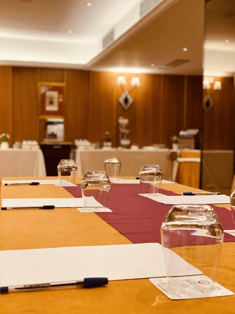 Hotel El Bedel Alcala de Henares Ngoại thất bức ảnh
